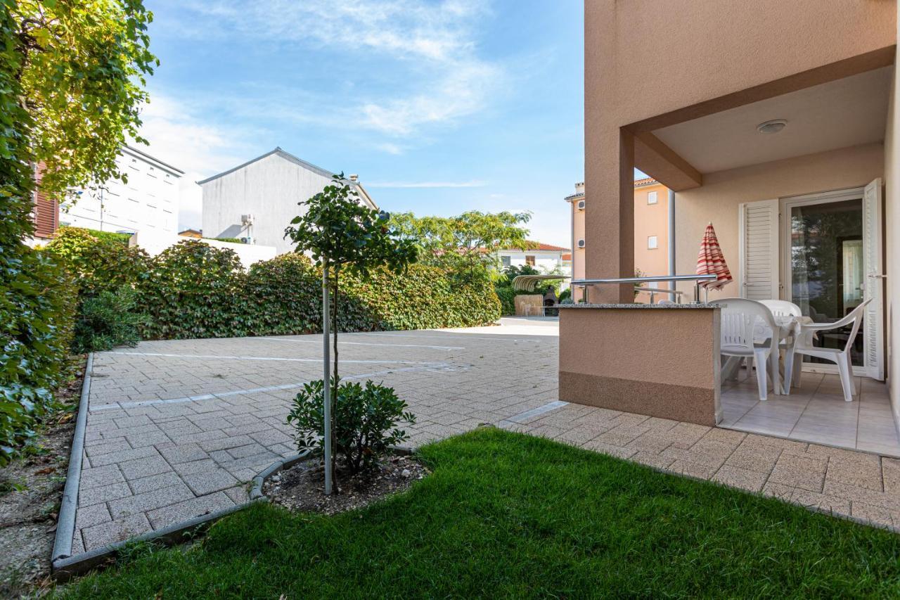 Apartments Crnekovic V Baška Exterior foto