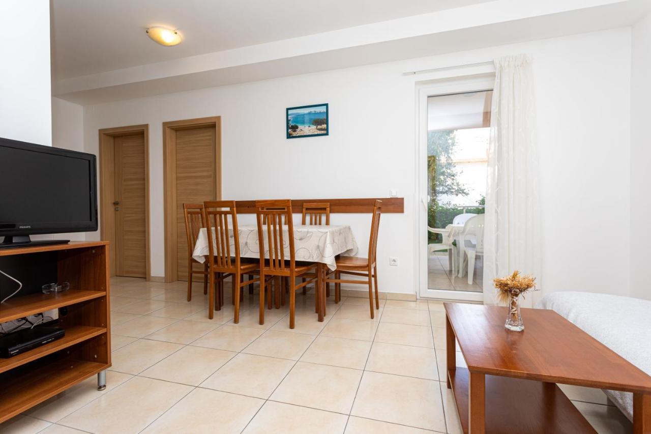 Apartments Crnekovic V Baška Exterior foto