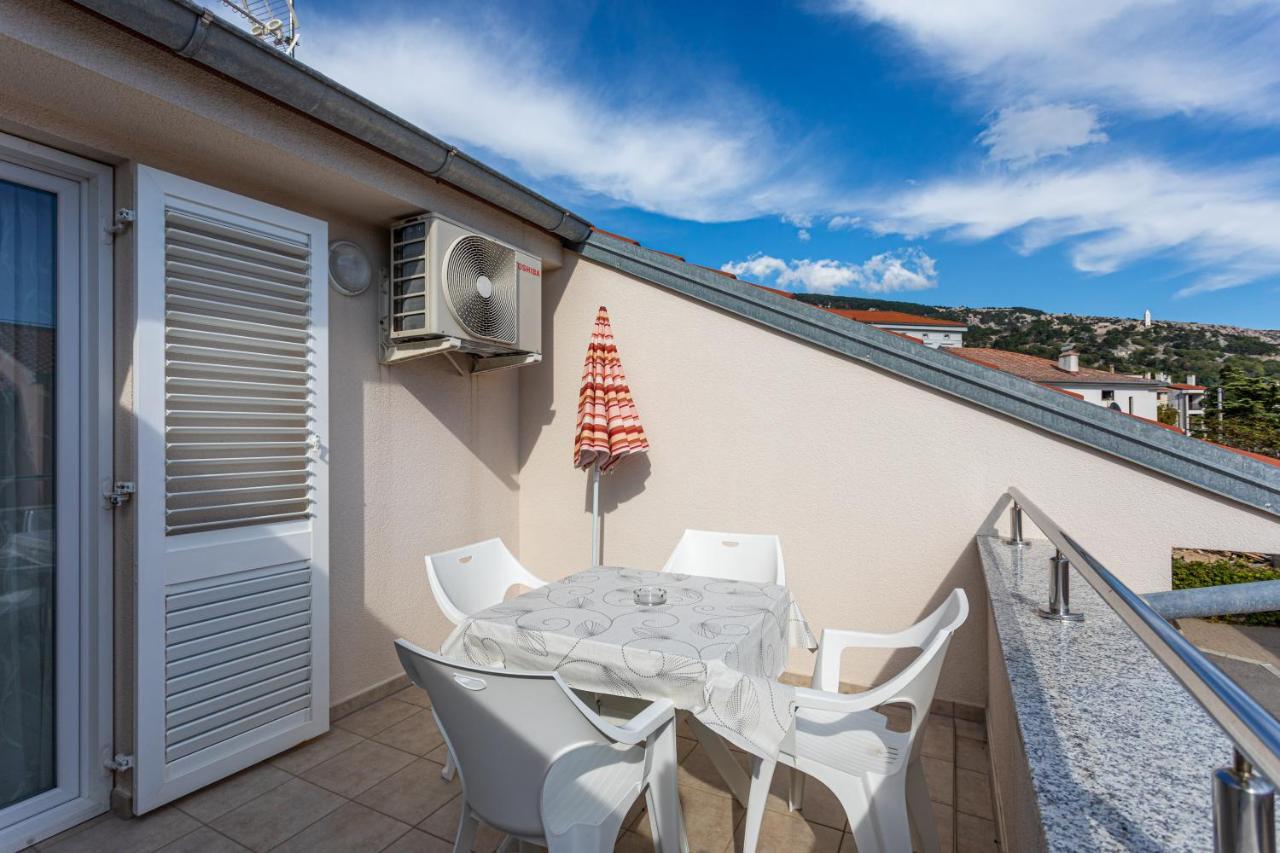 Apartments Crnekovic V Baška Exterior foto