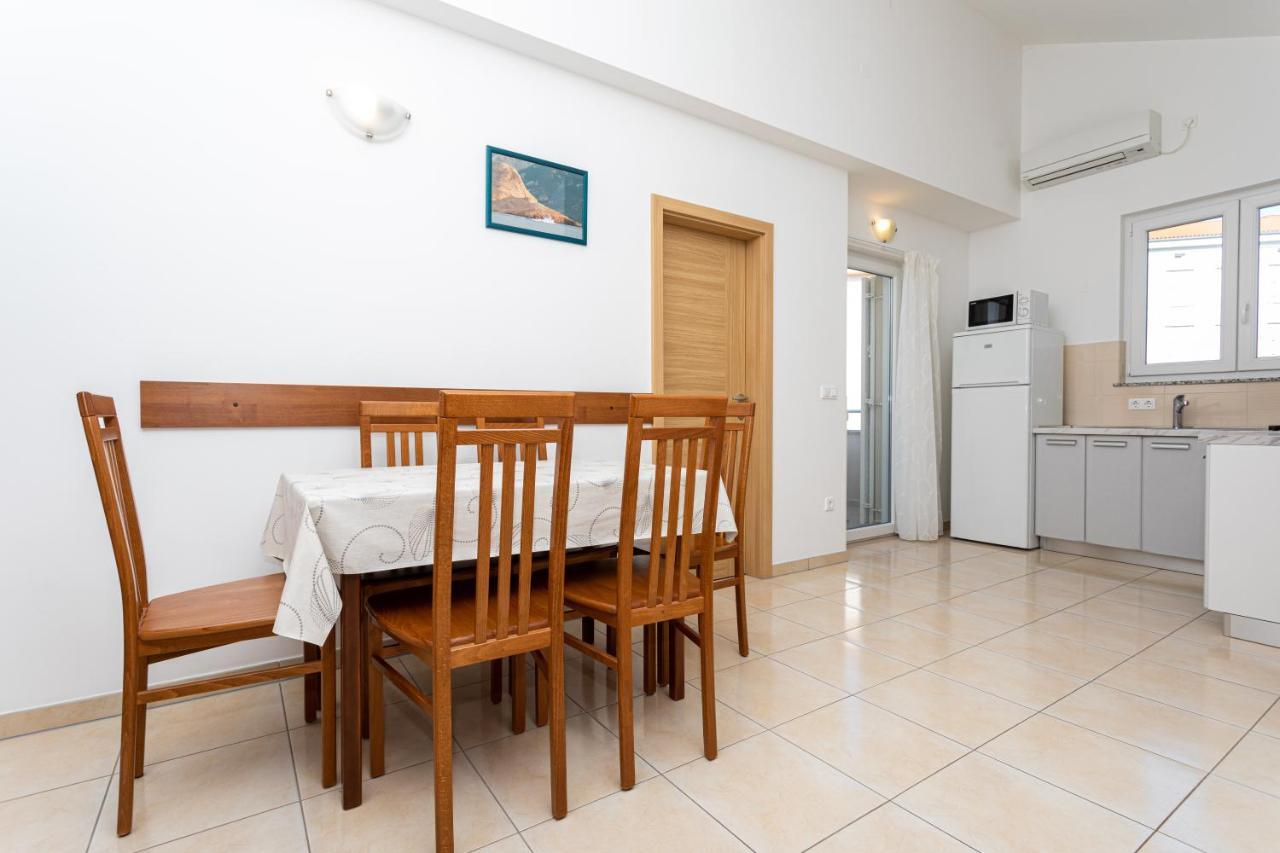 Apartments Crnekovic V Baška Exterior foto