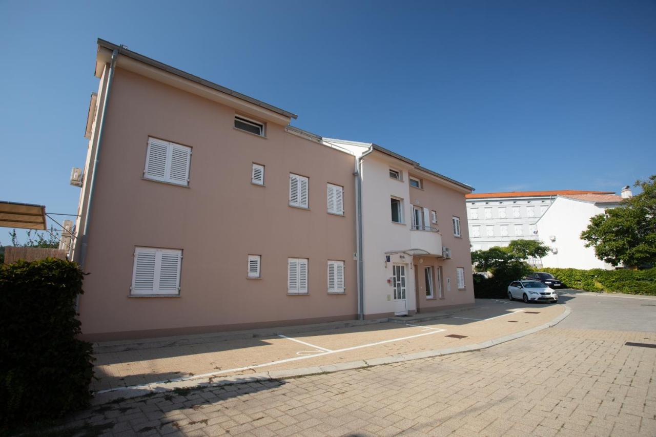 Apartments Crnekovic V Baška Exterior foto