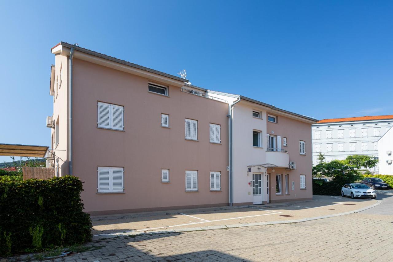 Apartments Crnekovic V Baška Exterior foto